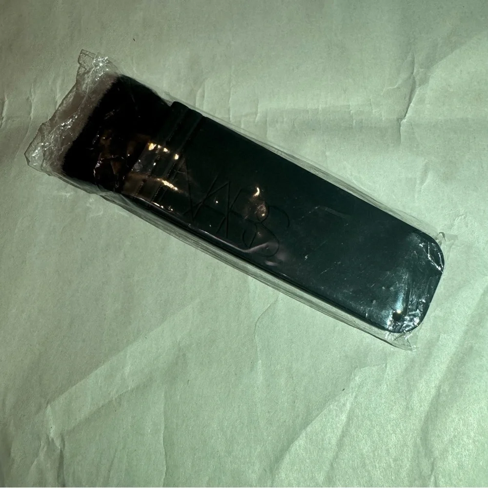 NARS brush - Picture 1 of 5